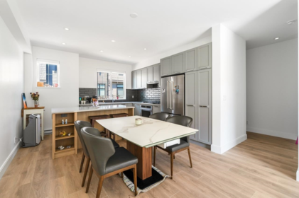 Kitchen Island Photo of 183 1310 Mitchell Street, Coquitlam, BC