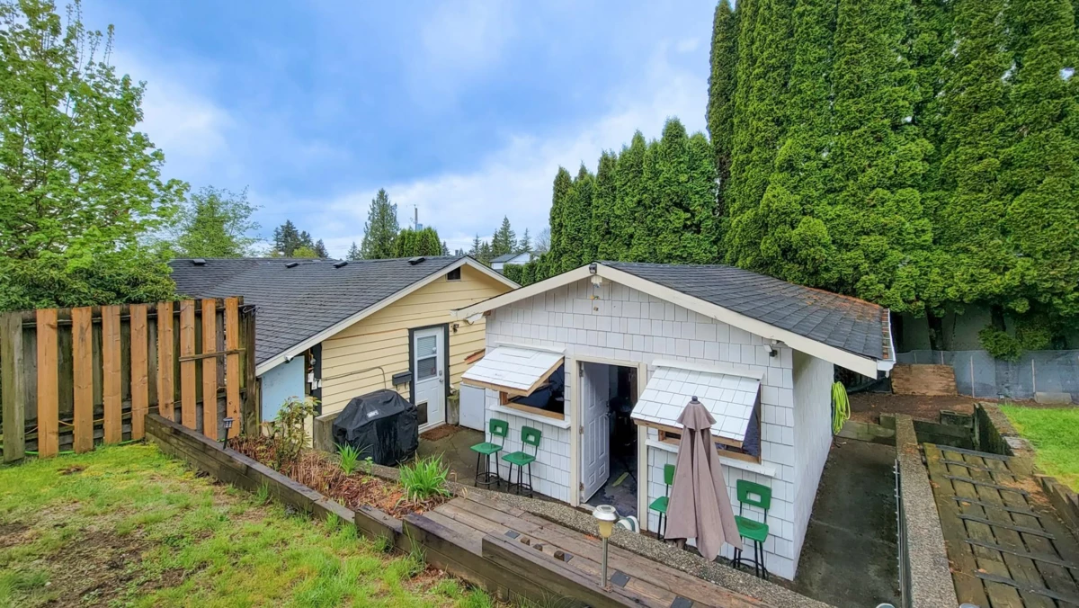 Entry Foyer Photo of 32731 Adams Avenue, Mission, BC