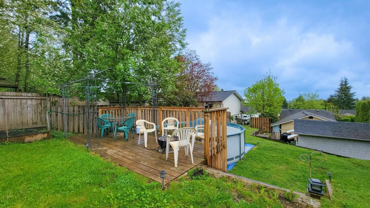 Staircase Photo of 32731 Adams Avenue, Mission, BC