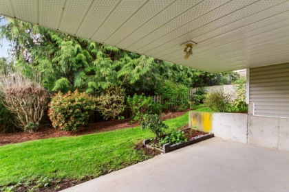 Hallway Photo of 21 32615 Murray Avenue, Abbotsford, BC