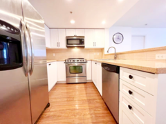 1001 8160 Lansdowne Road, Richmond, BC