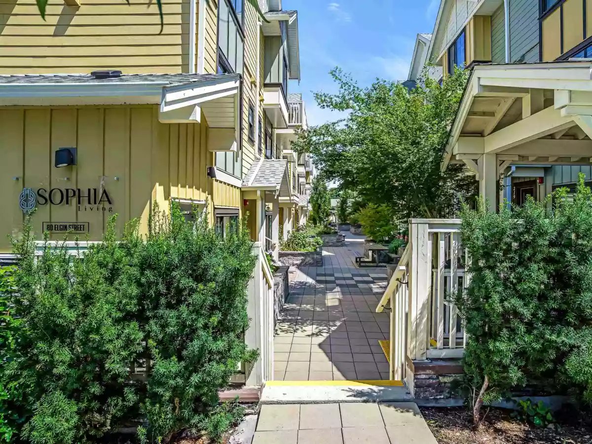 Entry Foyer Photo of 208 80 Elgin Street, Port Moody, BC