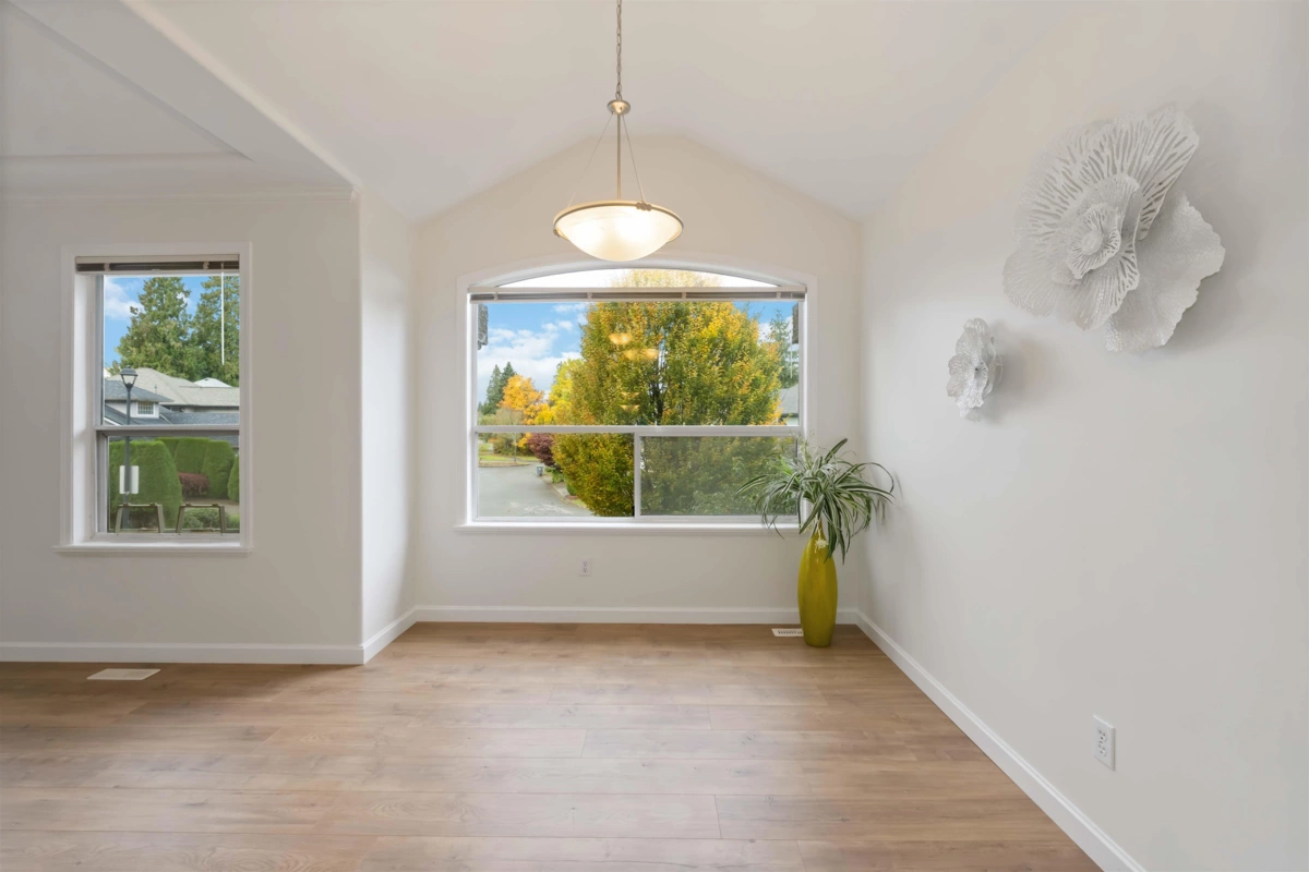 Breakfast Nook Photo of 16080 108a Avenue, Surrey, BC
