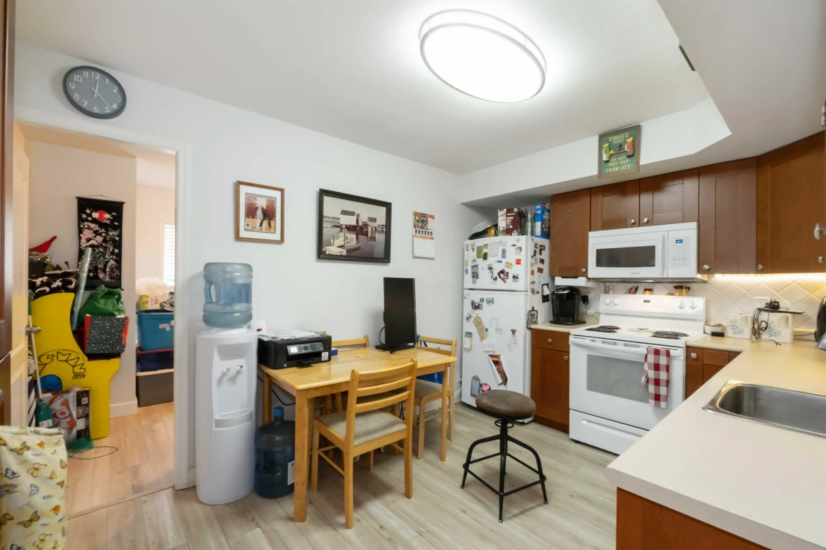 Entry Foyer Photo of 16080 108a Avenue, Surrey, BC