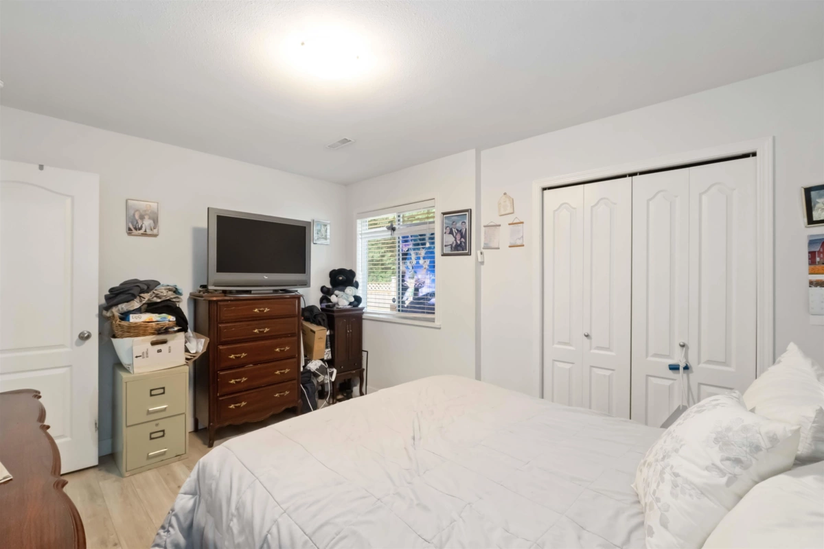 Hallway Photo of 16080 108a Avenue, Surrey, BC