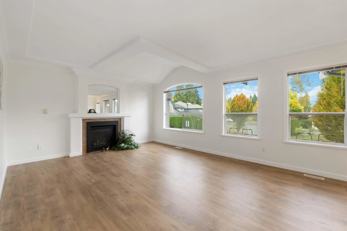 Kitchen Photo of 16080 108a Avenue, Surrey, BC