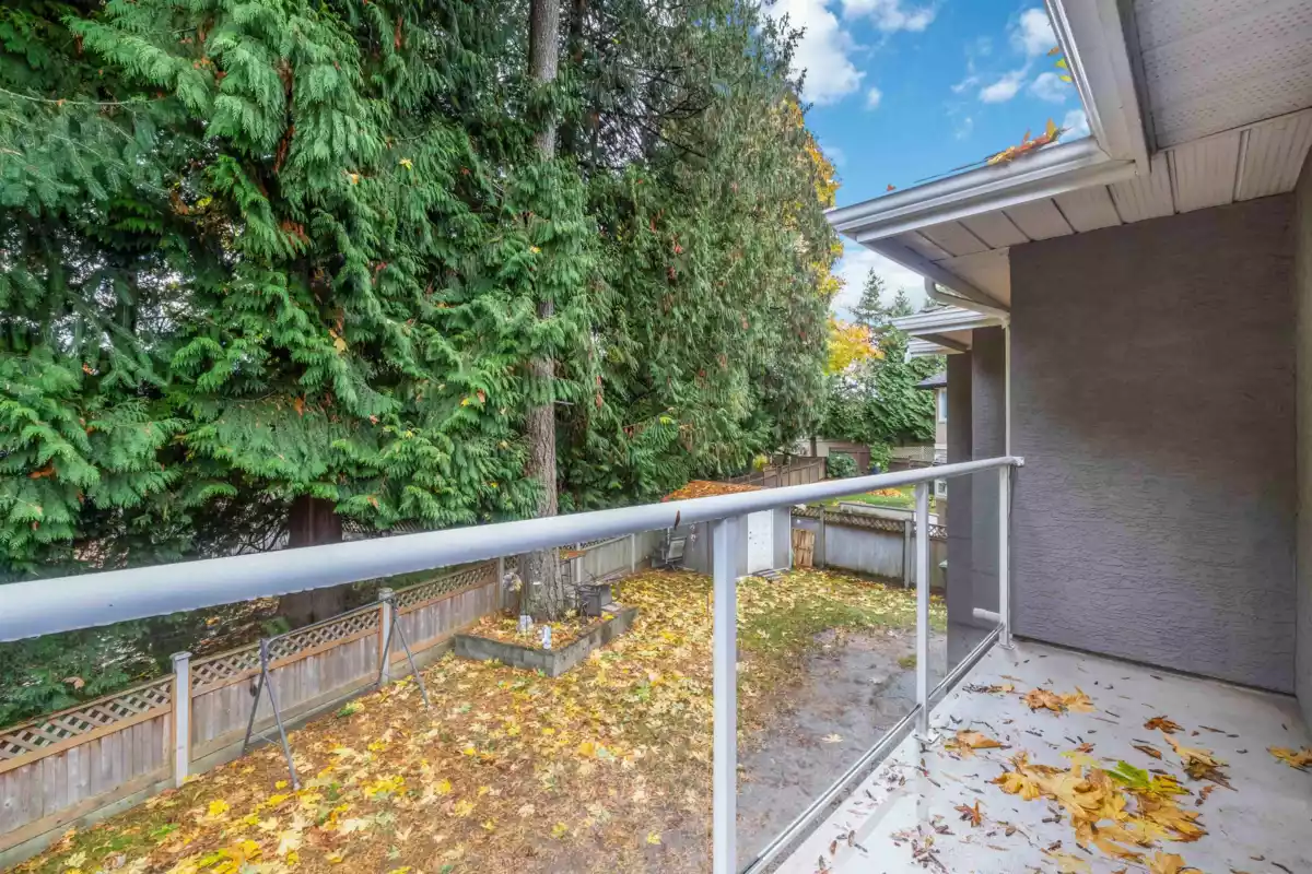 Laundry Room Photo of 16080 108a Avenue, Surrey, BC