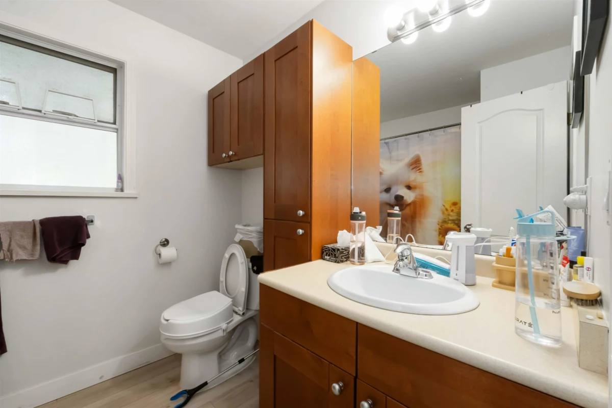 Staircase Photo of 16080 108a Avenue, Surrey, BC