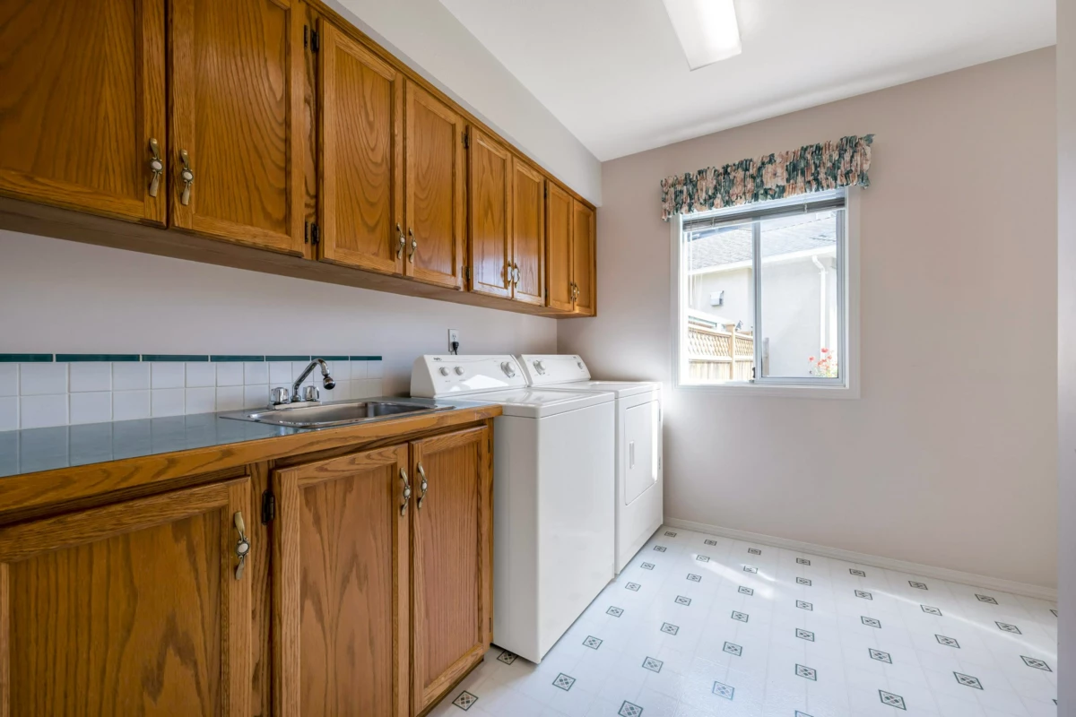 Powder Room Photo of 8165 154 Street, Surrey, BC