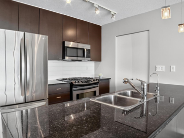 704 39 Sixth Street, New Westminster, BC, New Westminster — Apartment/Condo for sale