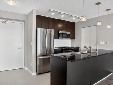 704 39 Sixth Street, New Westminster, BC, New Westminster — Apartment/Condo for sale