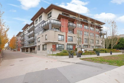 207 13925 Fraser Highway, Surrey, BC, Surrey — Apartment/Condo for sale