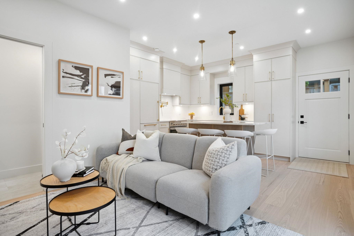 Living Room Photo of 1917 3rd Avenue, Vancouver, BC