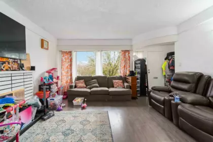 5735 Earles Street, Vancouver, BC