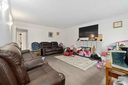 5735 Earles Street, Vancouver, BC