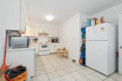 Kitchen Island Photo of 5735 Earles Street, Vancouver, BC
