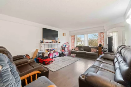 5735 Earles Street, Vancouver, BC