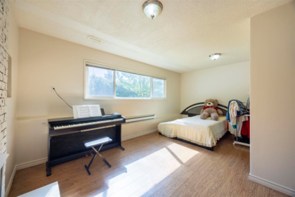 Basement Recreation Room Photo of 9923 Semiahmoo Road, Surrey, BC