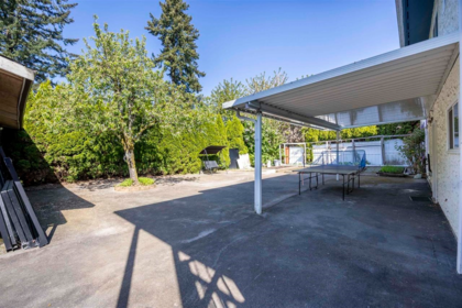 Kitchen Photo of 9923 Semiahmoo Road, Surrey, BC