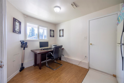 Mudroom Photo of 9923 Semiahmoo Road, Surrey, BC