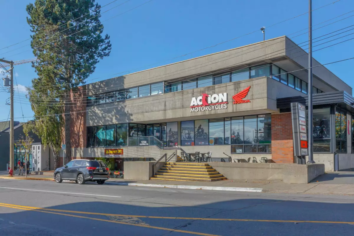 Kitchen Island Photo of 621 Constance Avenue, No City Value, BC