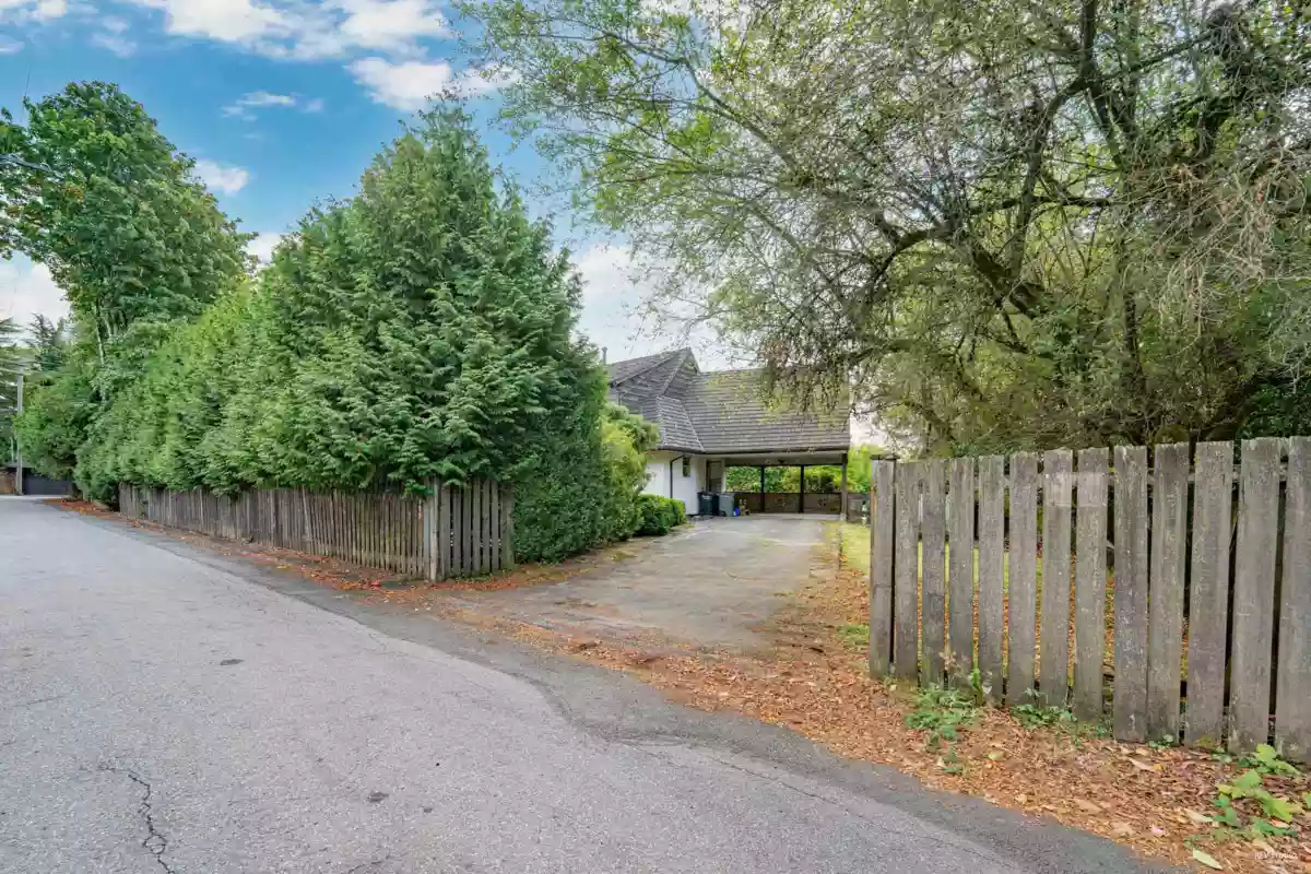 Breakfast Nook Photo of 5809 Fremlin Street, Vancouver, BC