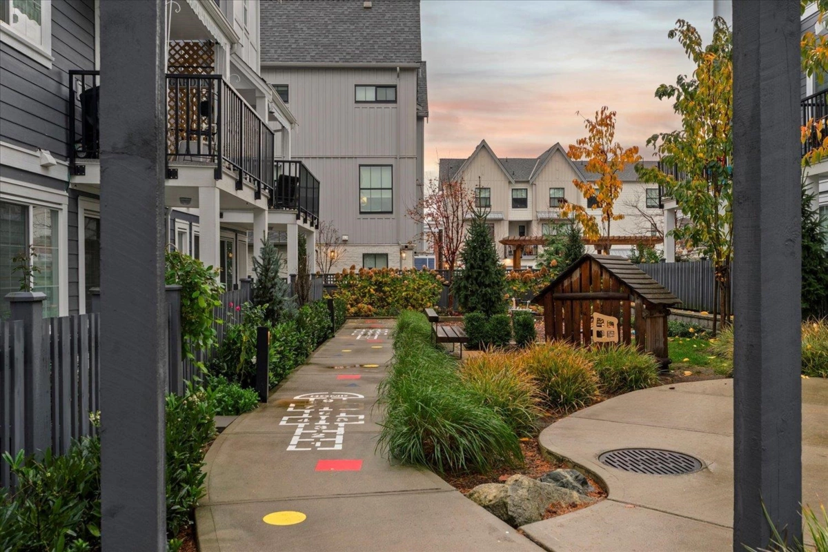 Breakfast Nook Photo of 44 20321 80 Avenue, Langley, BC