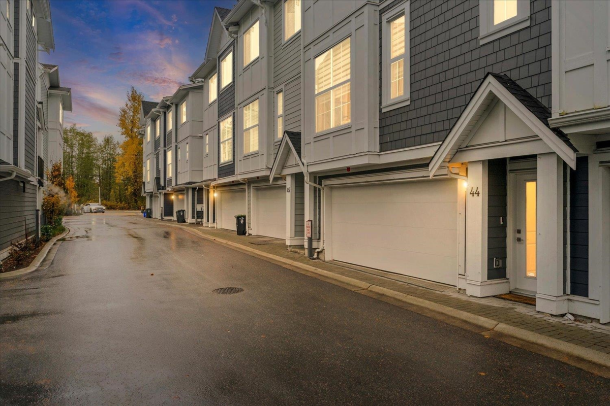 Kitchen Photo of 44 20321 80 Avenue, Langley, BC
