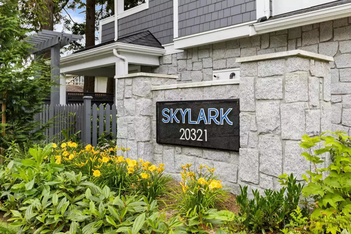 Living Room Photo of 44 20321 80 Avenue, Langley, BC