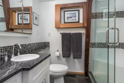 Guest Bathroom Photo of 914 164 Street, Surrey, BC