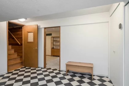 Hallway Photo of 914 164 Street, Surrey, BC