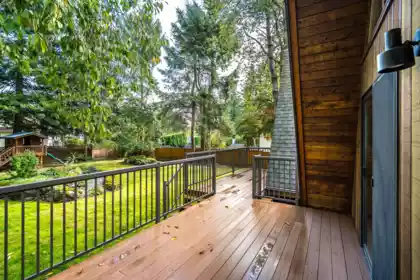 Swimming Pool Photo of 914 164 Street, Surrey, BC