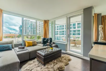 601 8833 Hazelbridge Way, Richmond, BC