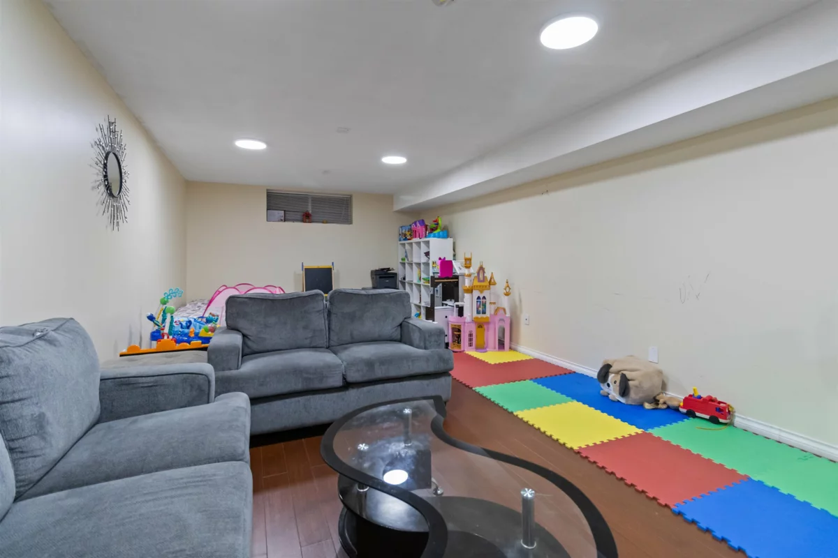 Garage Interior Photo of 200 3160 Townline Road, Abbotsford, BC