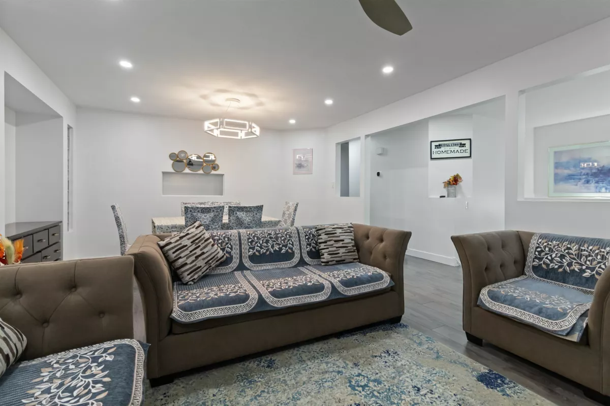 Kitchen Island Photo of 200 3160 Townline Road, Abbotsford, BC