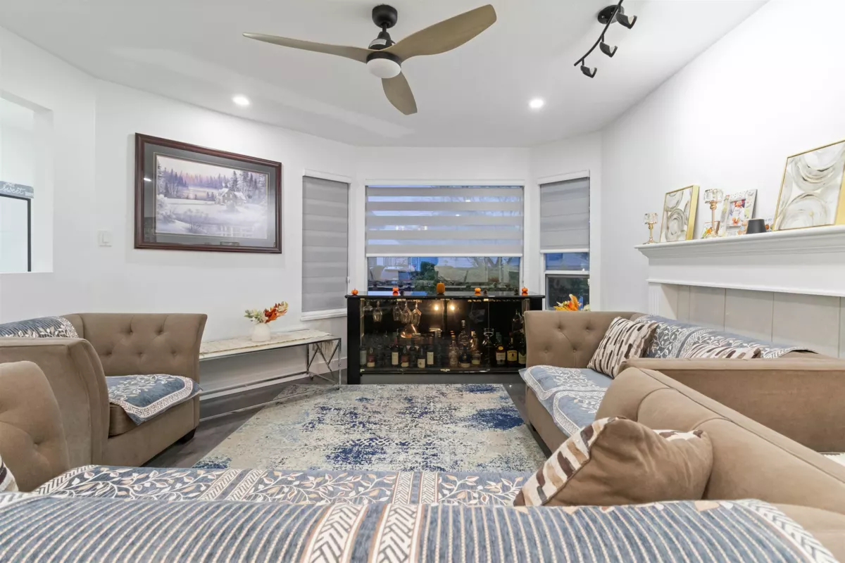 Kitchen Photo of 200 3160 Townline Road, Abbotsford, BC