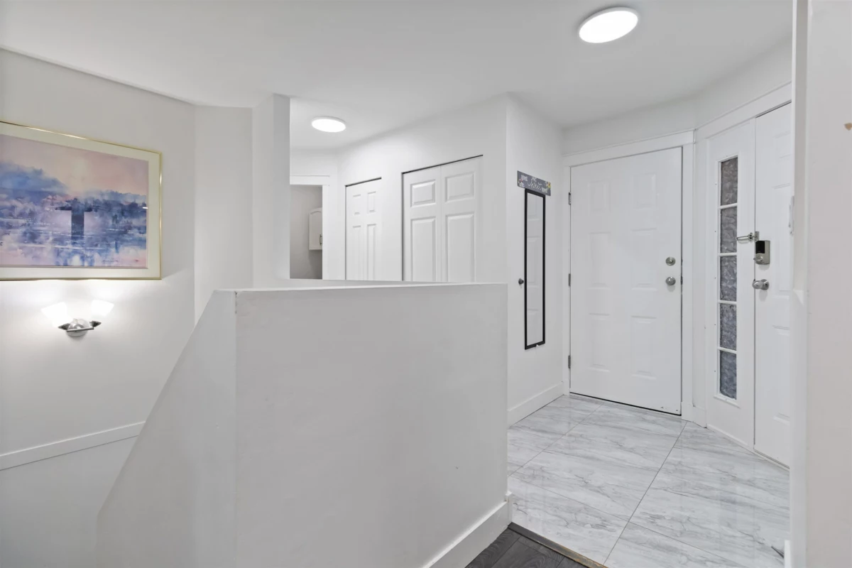 Living Room Photo of 200 3160 Townline Road, Abbotsford, BC