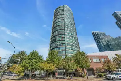 1801 6088 Willingdon Avenue, Burnaby, BC, Metrotown — 2 bed apartment/condo for sale