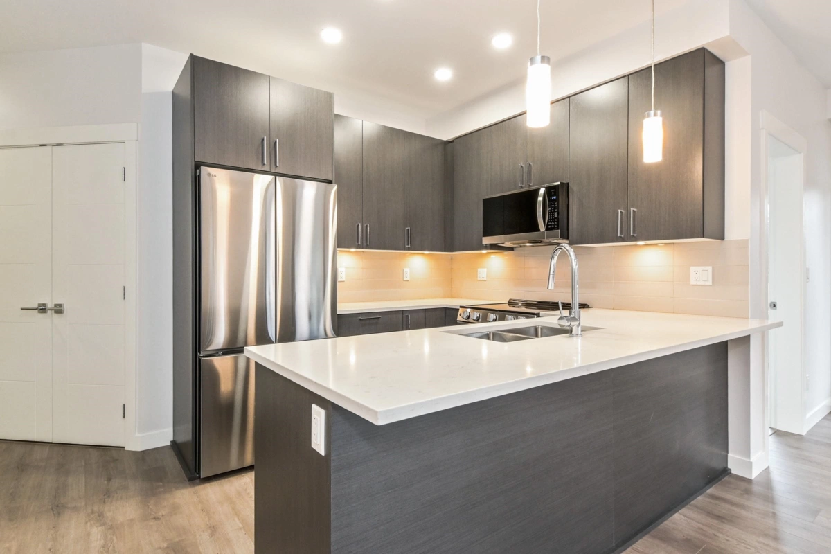 Kitchen Island Photo of 306 33886 Pine Street, Abbotsford, BC