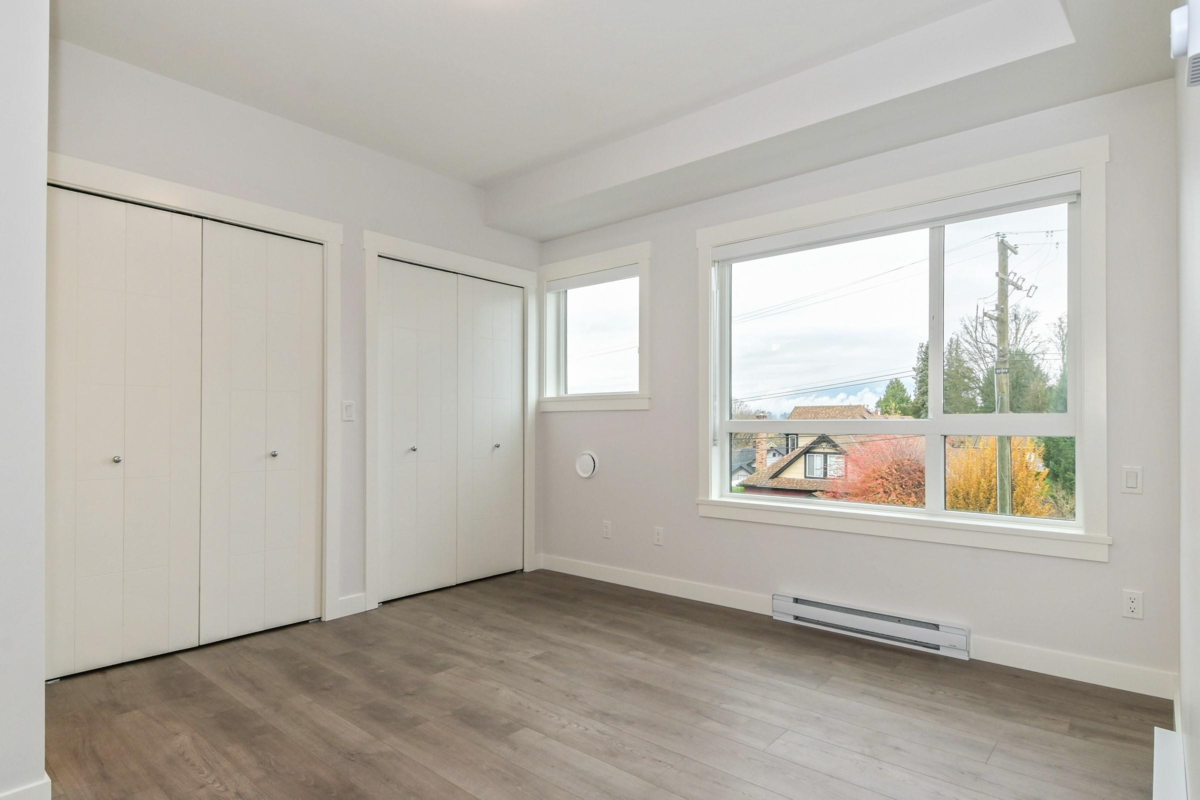 Primary Bathroom Photo of 306 33886 Pine Street, Abbotsford, BC