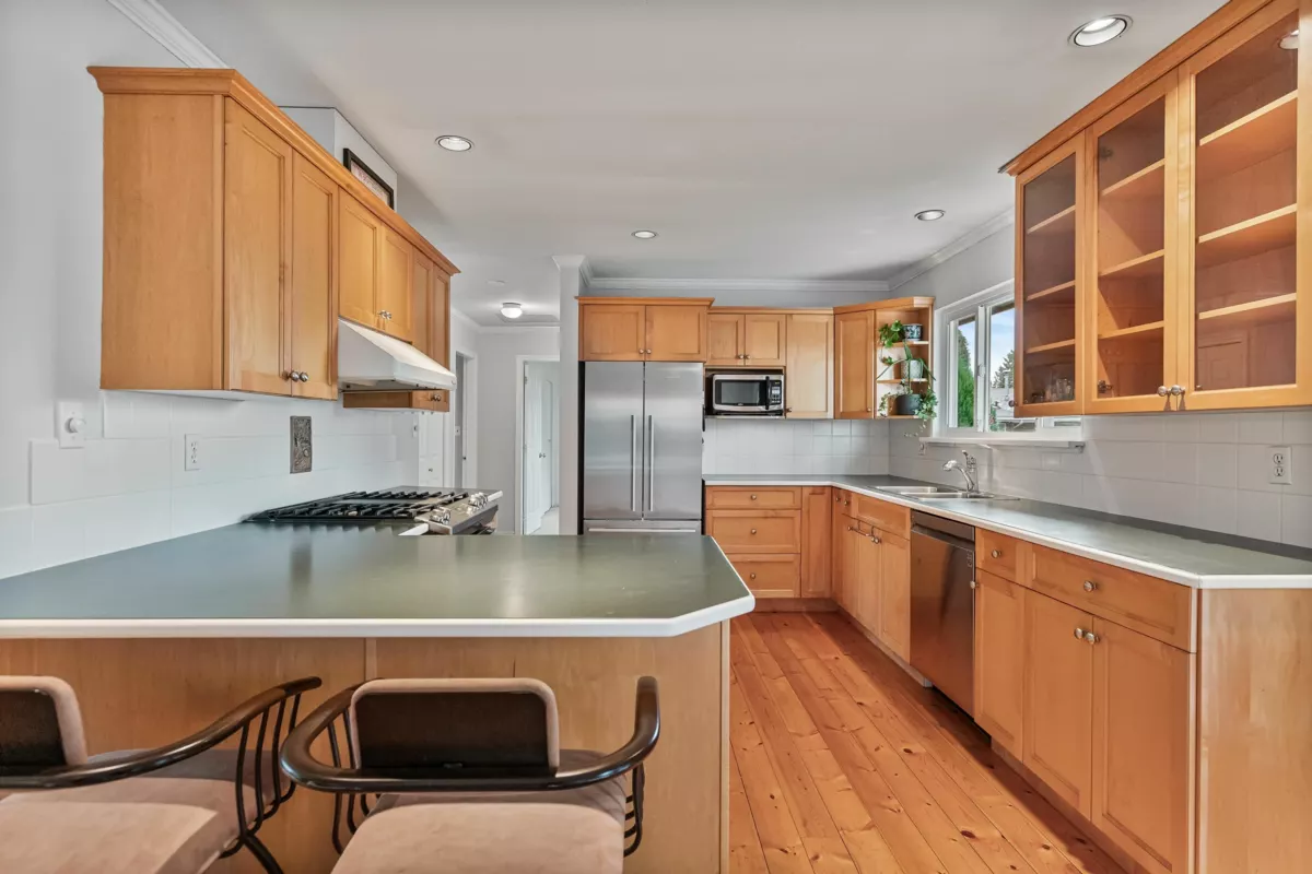 Bedroom 4 Photo of 1430 Maple Street, White Rock, BC