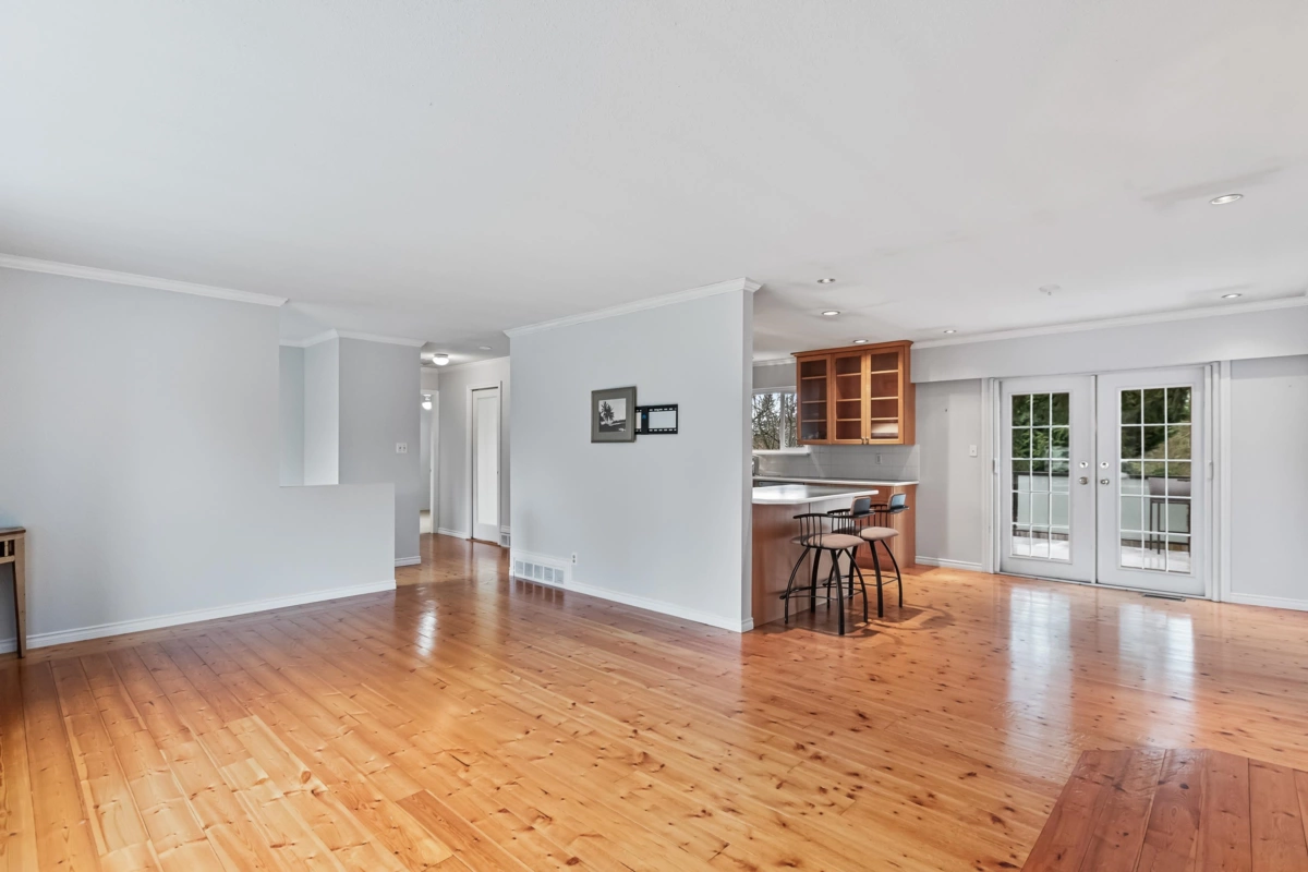 Breakfast Nook Photo of 1430 Maple Street, White Rock, BC