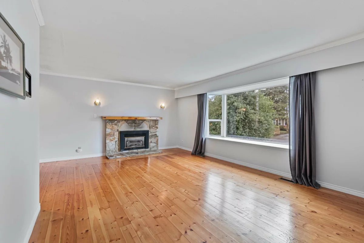 Dining Area Photo of 1430 Maple Street, White Rock, BC
