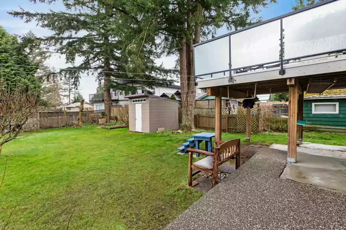 Outdoor Kitchen Photo of 1430 Maple Street, White Rock, BC