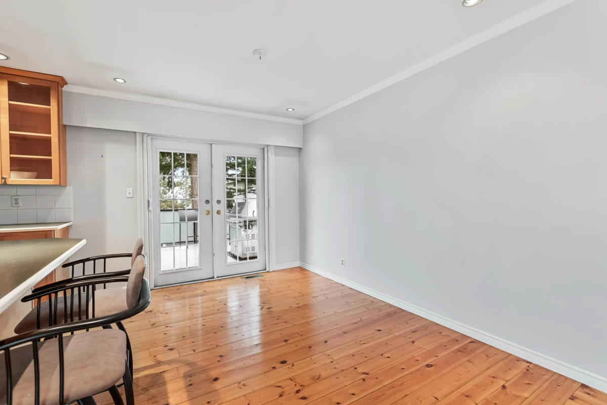 Primary Bathroom Photo of 1430 Maple Street, White Rock, BC