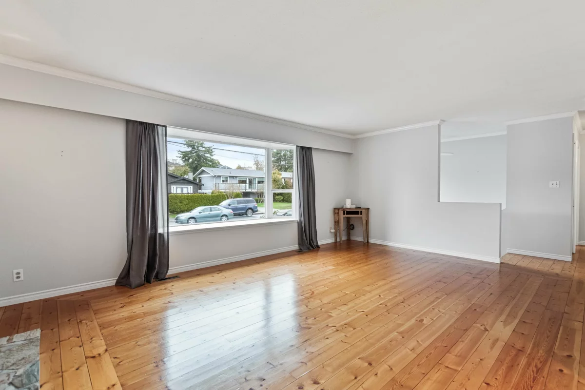 Primary Bedroom Photo of 1430 Maple Street, White Rock, BC