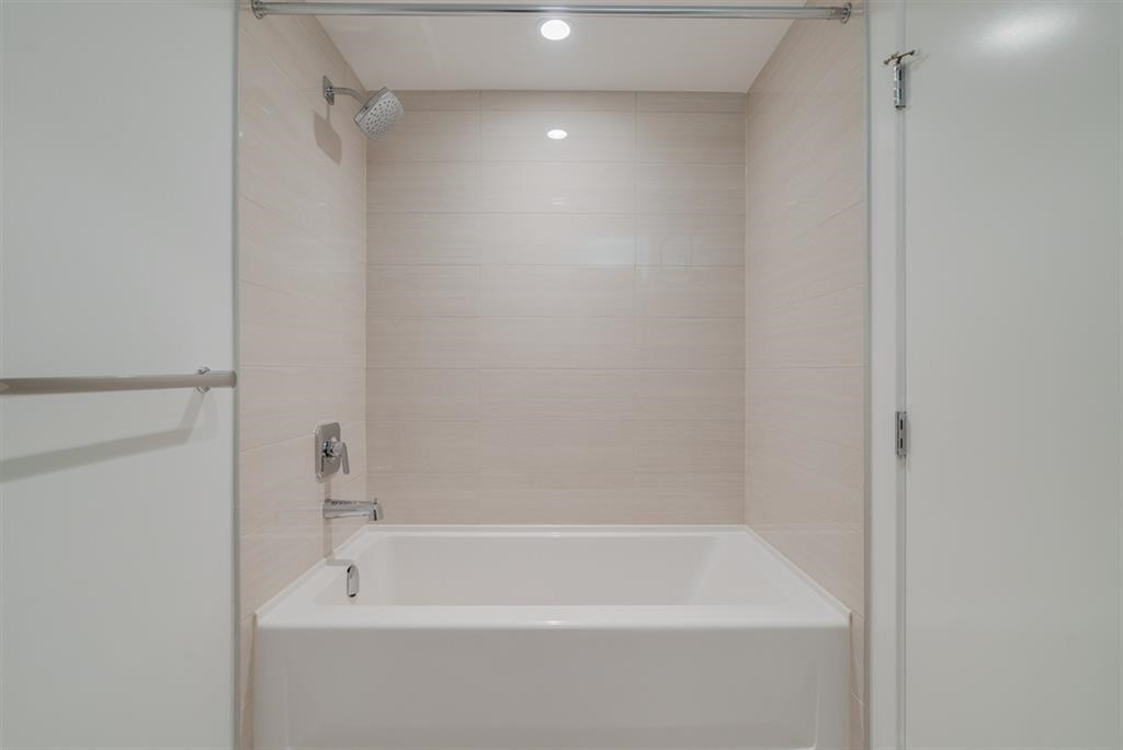 Kitchen Photo of 703 5619 Cedarbridge Way, Richmond, BC