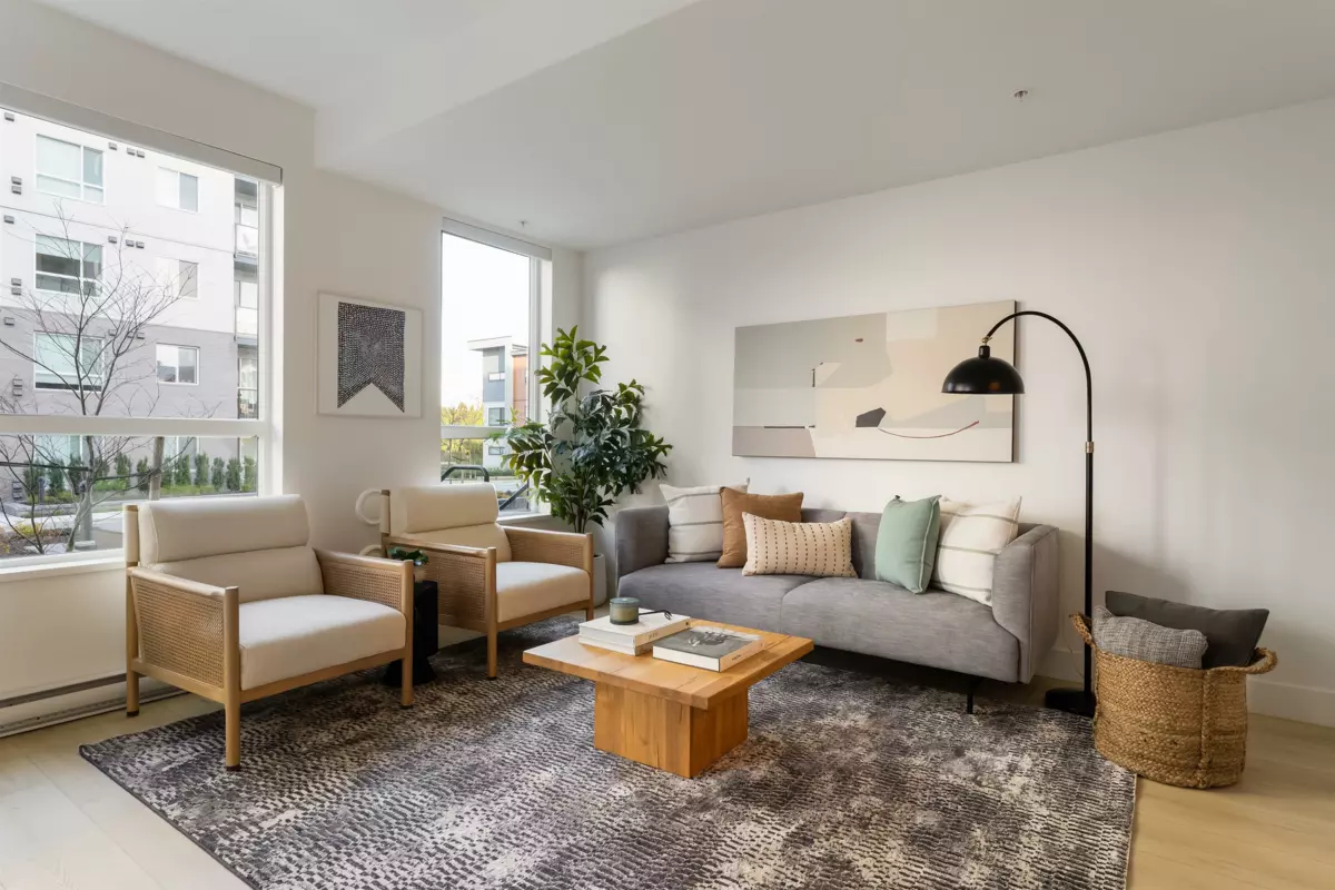 Exterior Front Photo of 101 30494 Cardinal Avenue, Abbotsford, BC