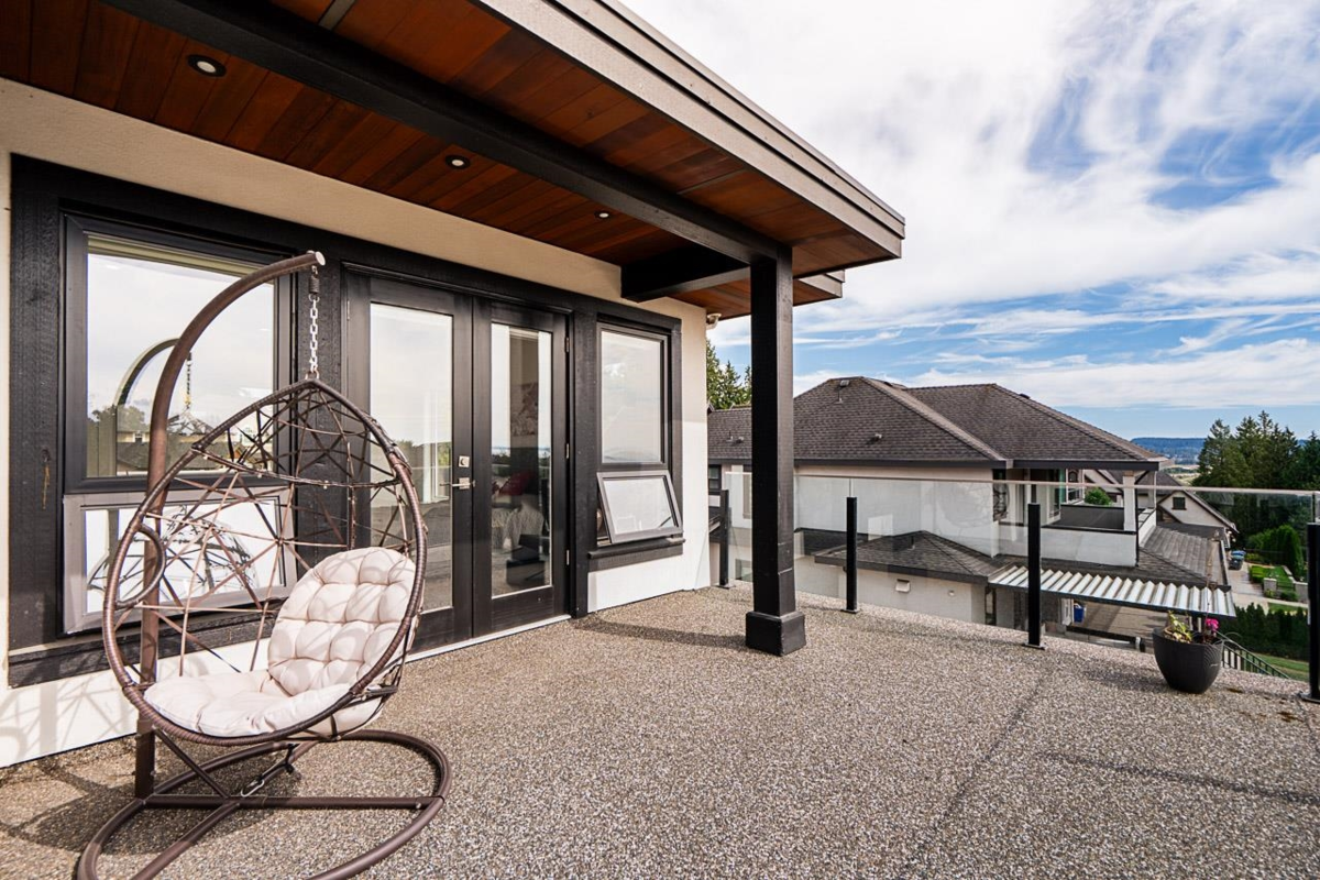 Basement Recreation Room Photo of 5545 146 Street, Surrey, BC