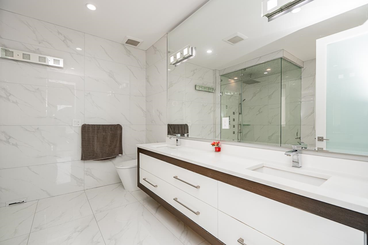 Powder Room Photo of 5545 146 Street, Surrey, BC